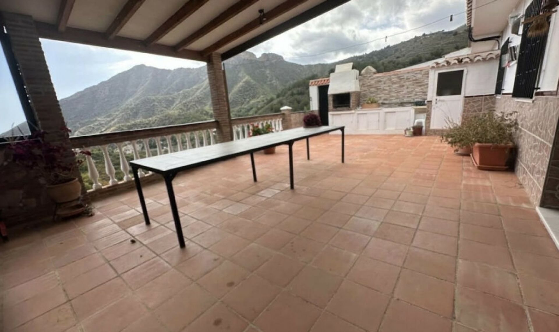 Resale - House -
Río de la Miel