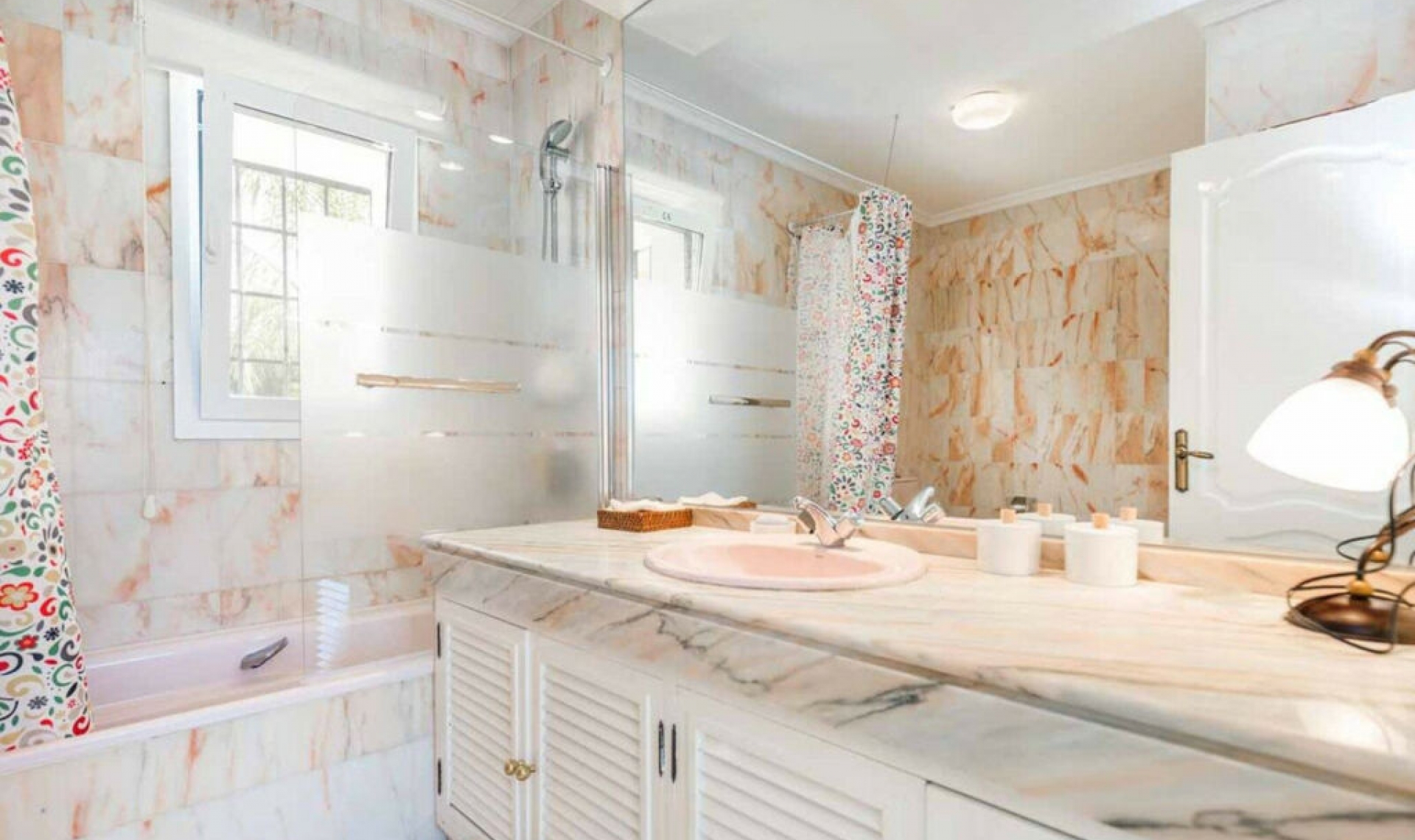 Resale - House -
Río Real