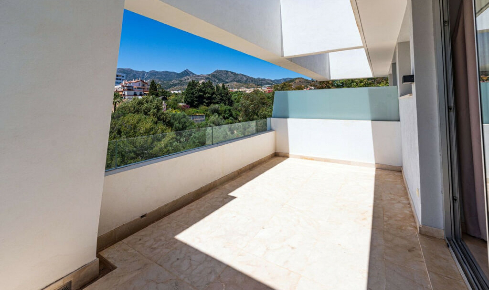 Resale - House -
Río Real