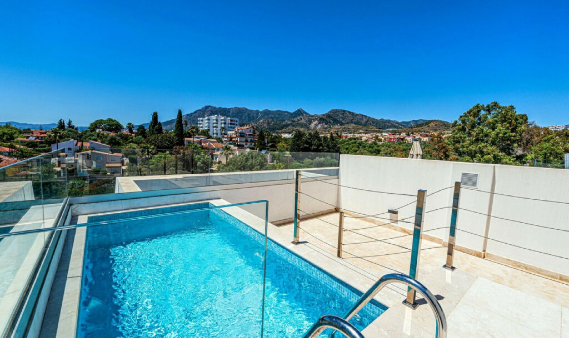 Resale - House -
Río Real