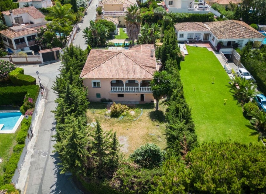 Resale - House -
Río Real