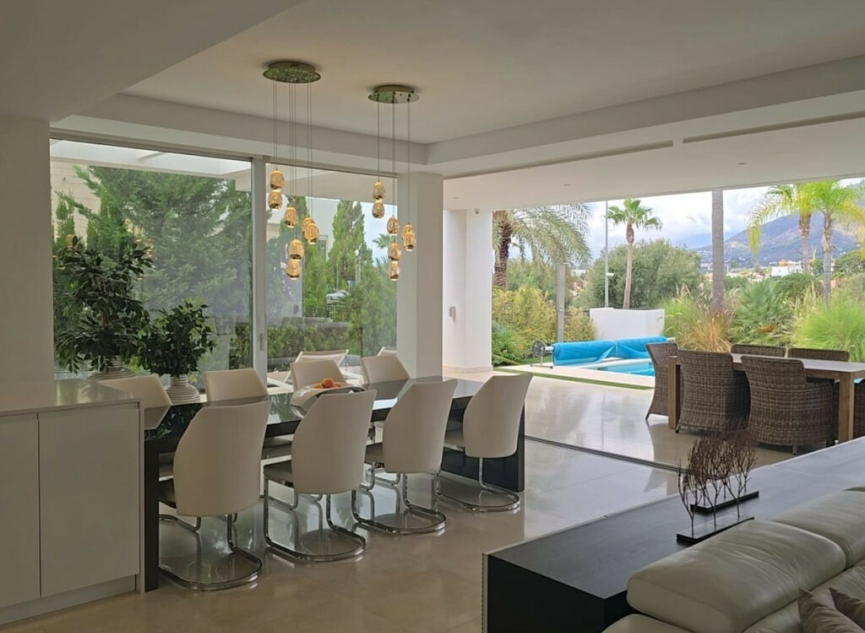 Resale - House -
Río Real