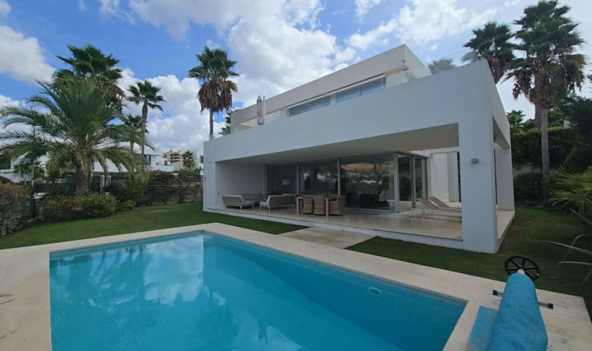 Resale - House -
Río Real