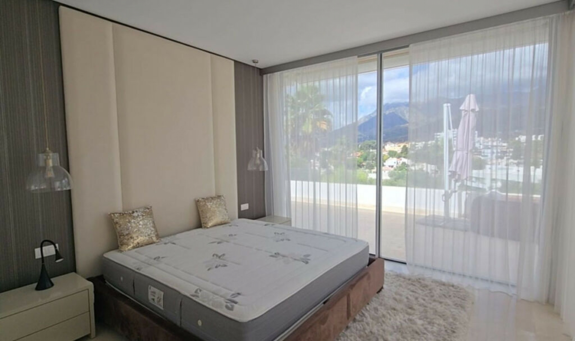 Resale - House -
Río Real