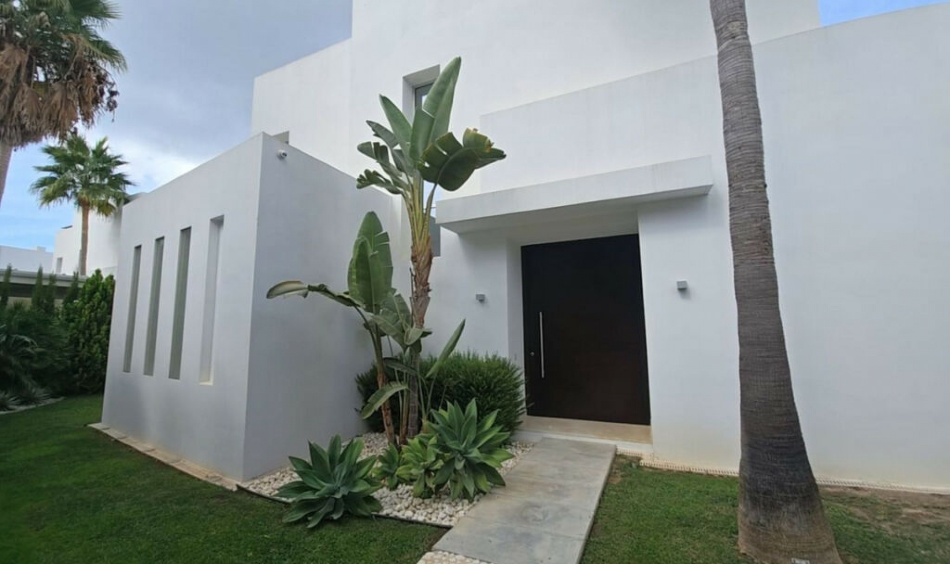 Resale - House -
Río Real