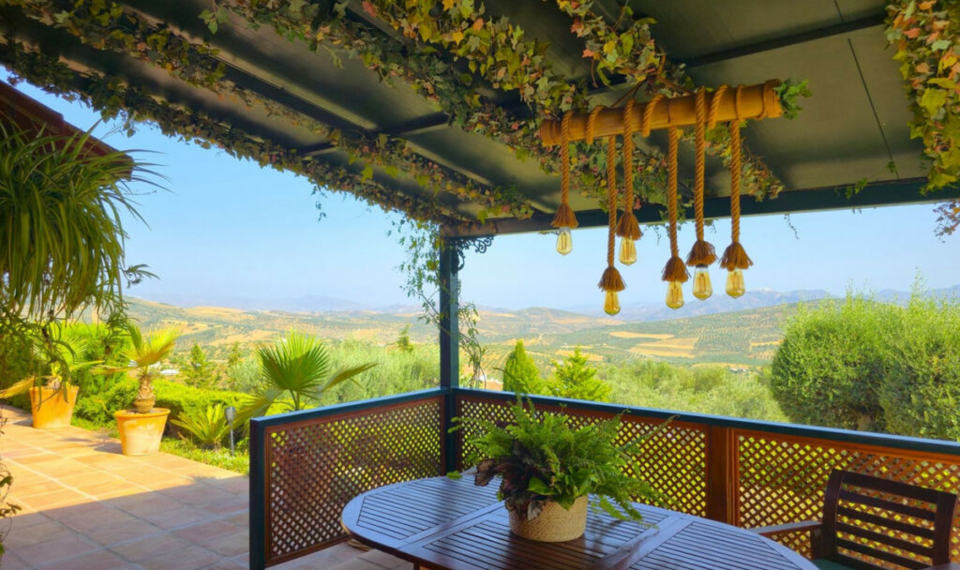 Resale - House -
Riogordo