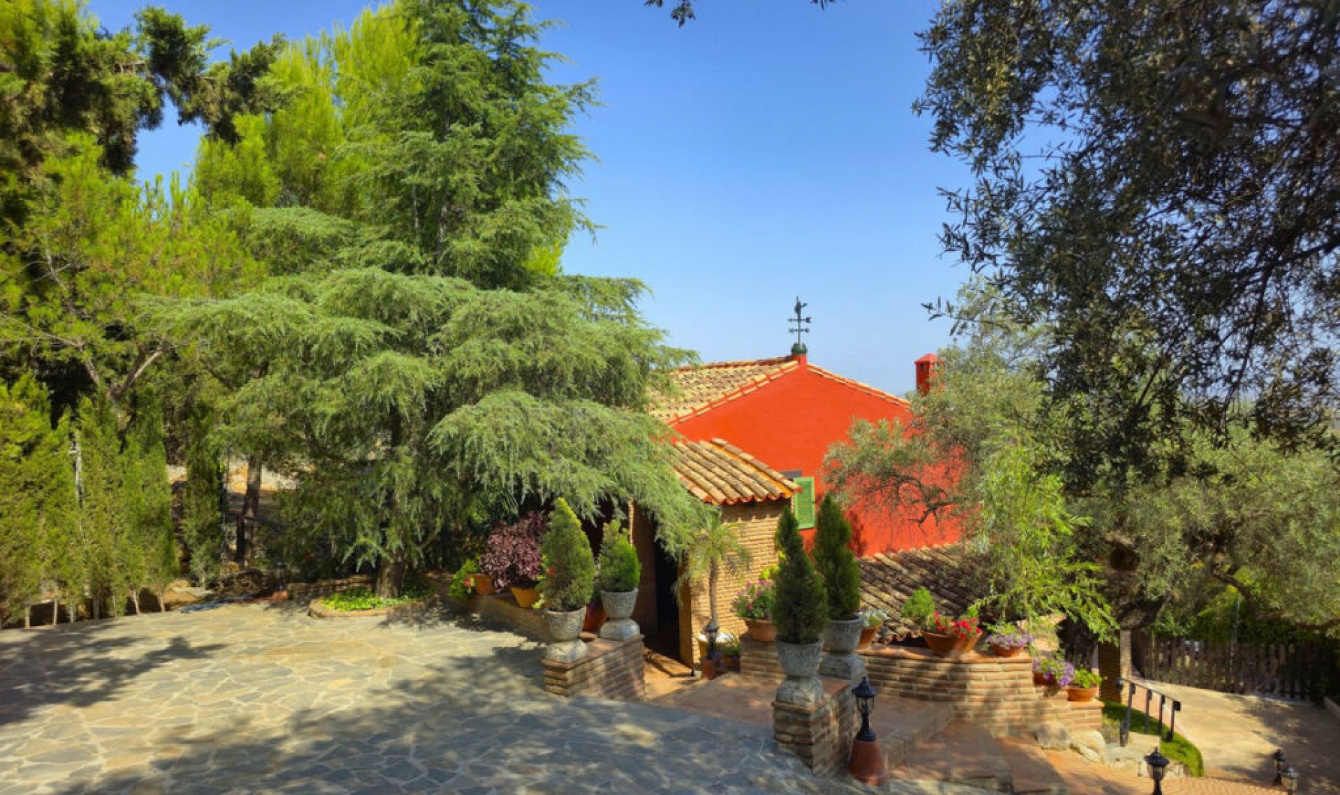 Resale - House -
Riogordo