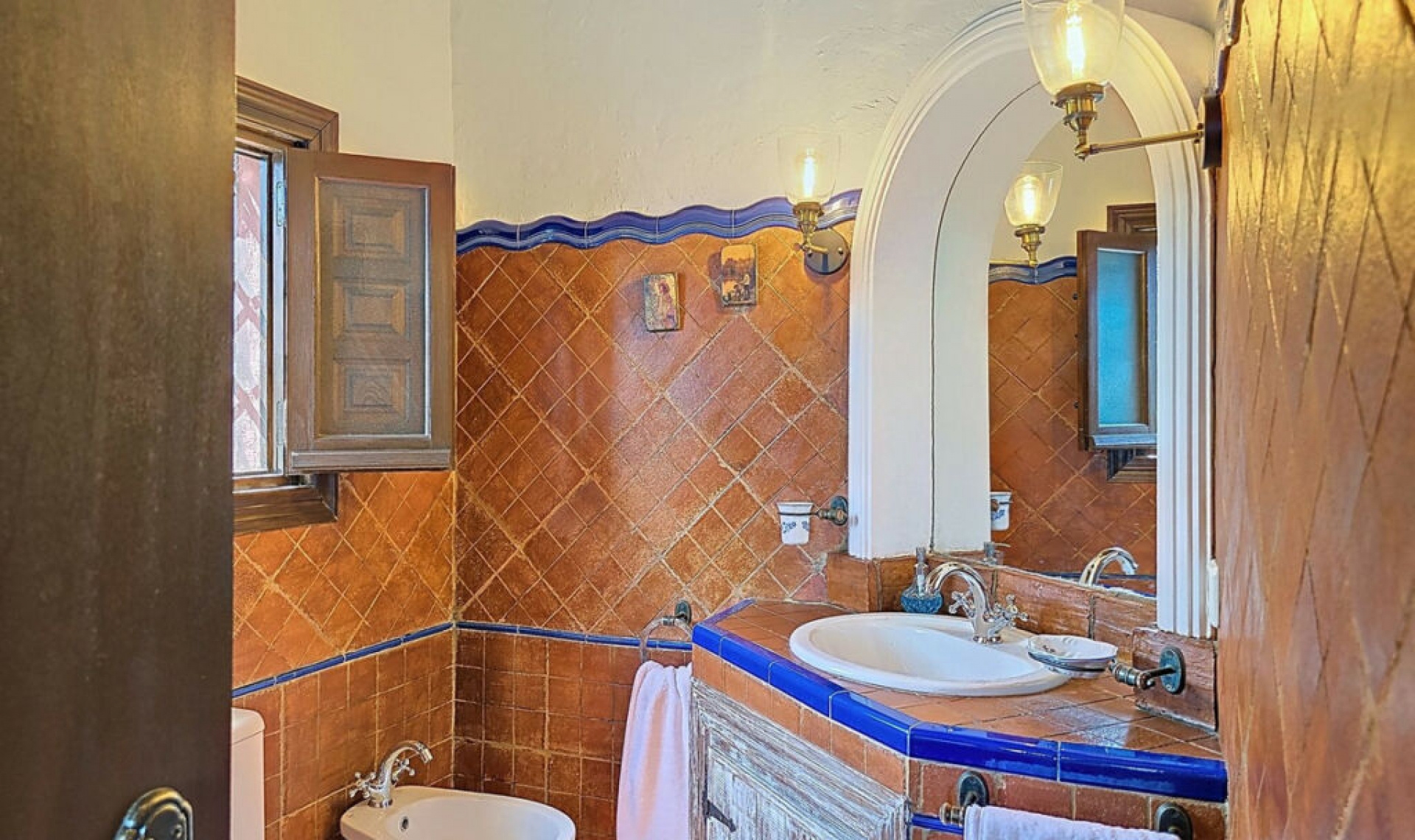 Resale - House -
Riogordo