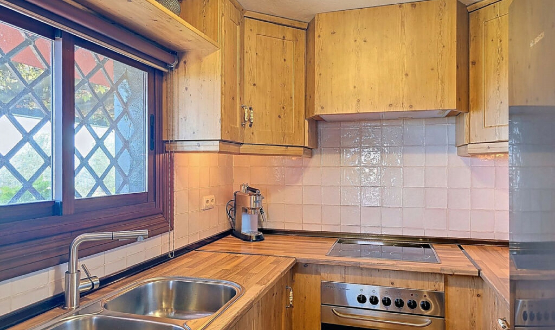 Resale - House -
Riogordo