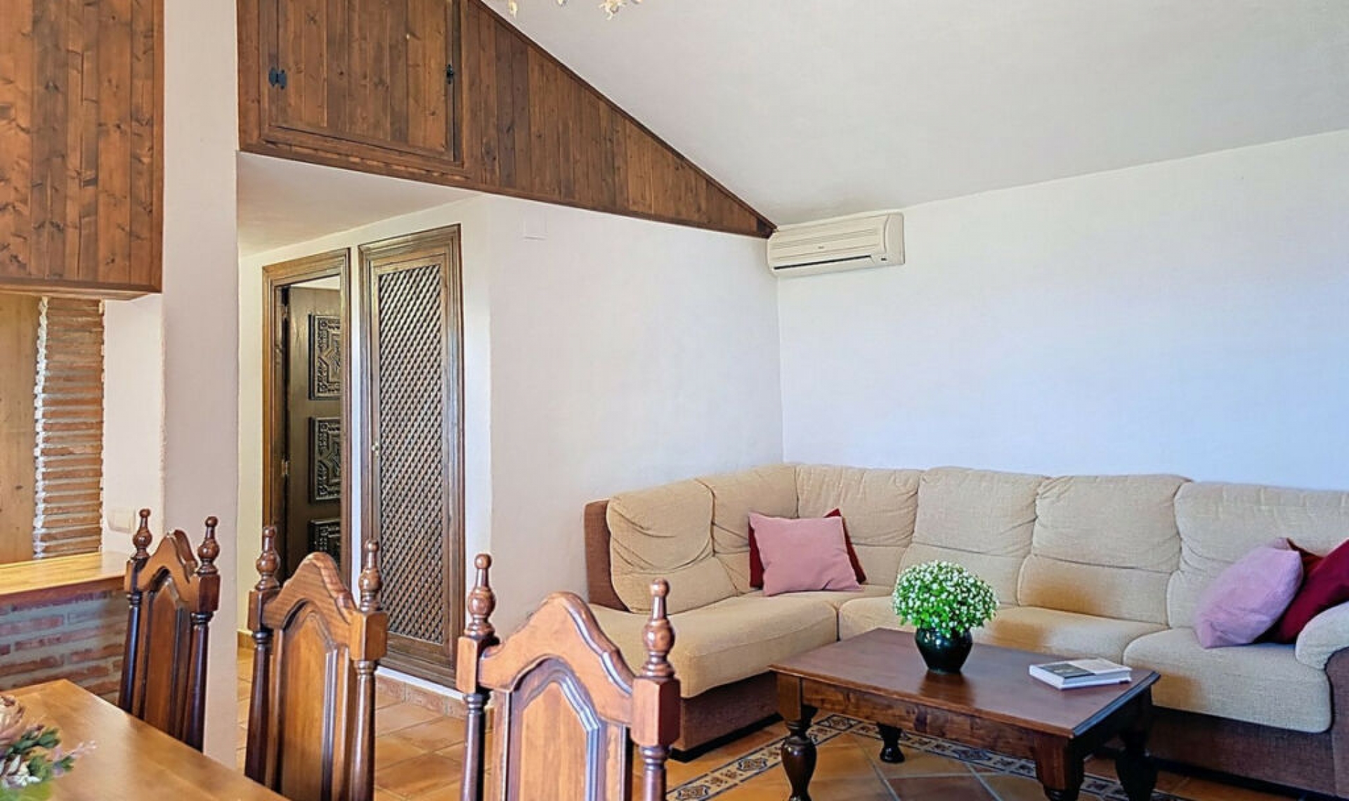 Resale - House -
Riogordo