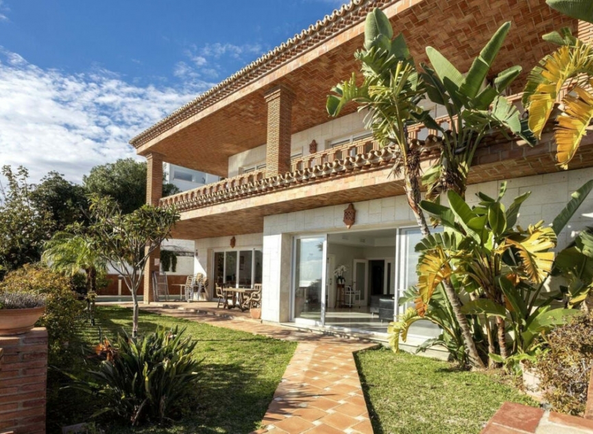 Resale - House -
Riviera del Sol