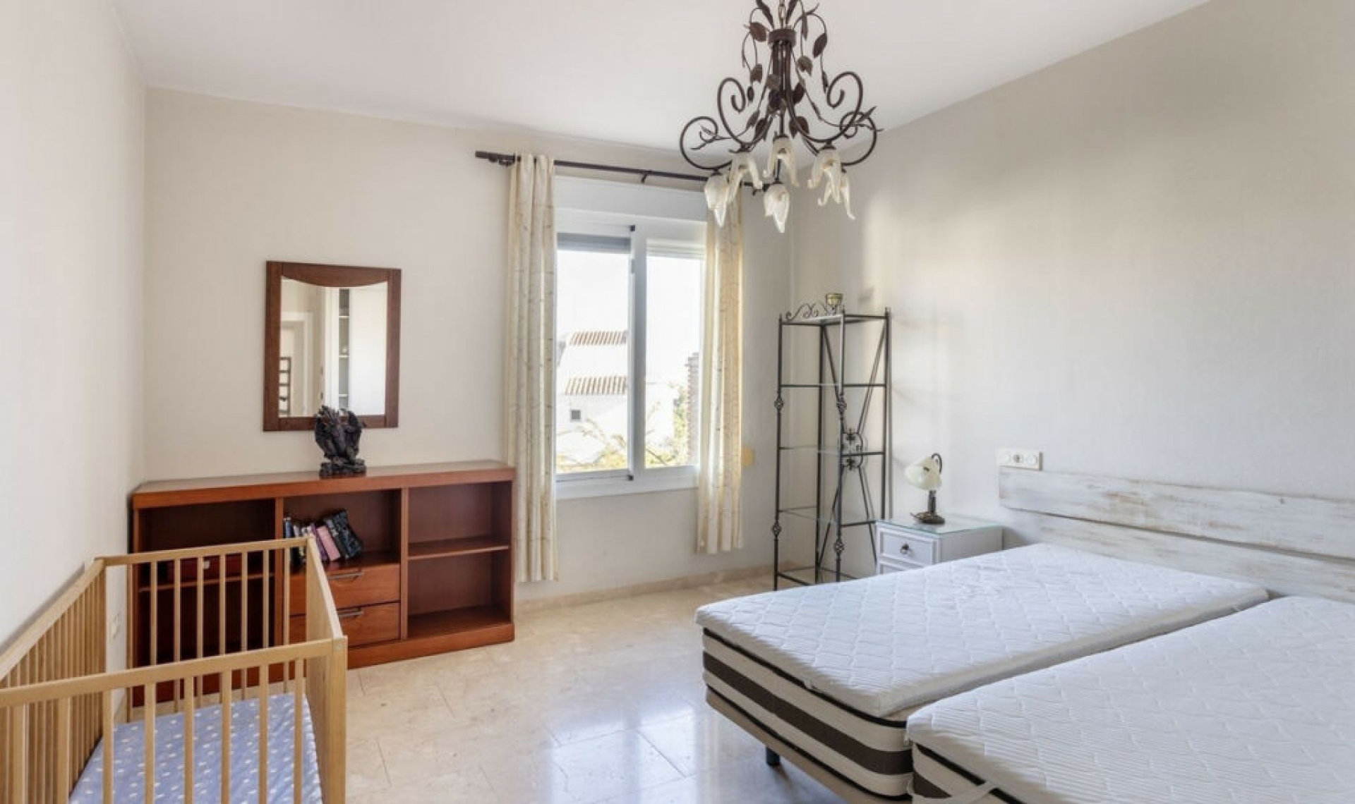 Resale - House -
Riviera del Sol