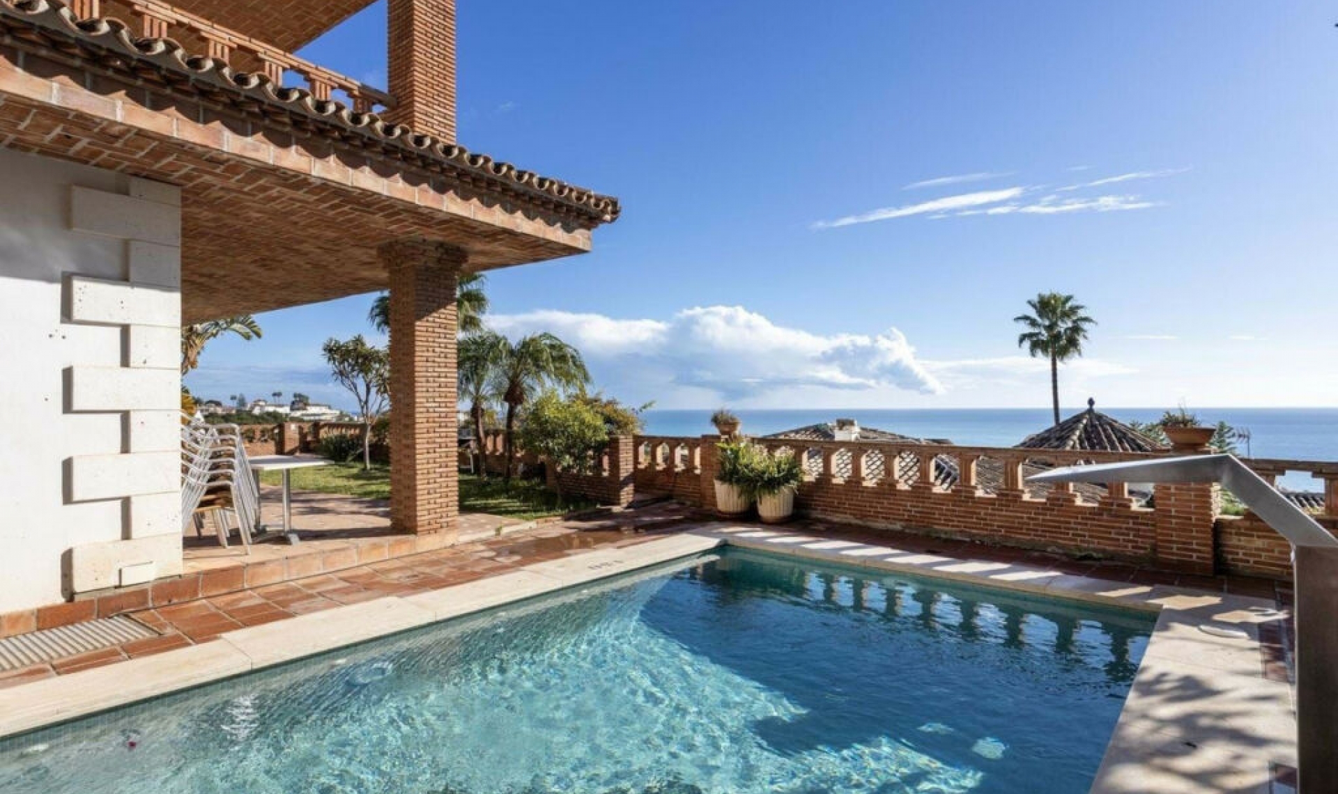 Resale - House -
Riviera del Sol
