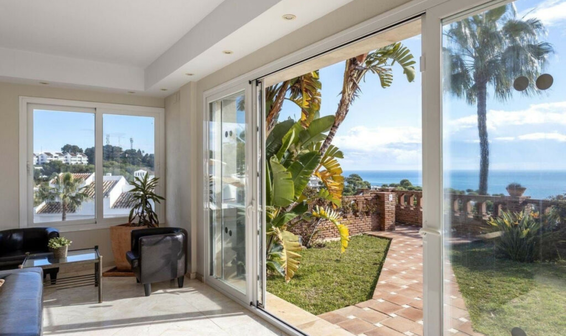 Resale - House -
Riviera del Sol