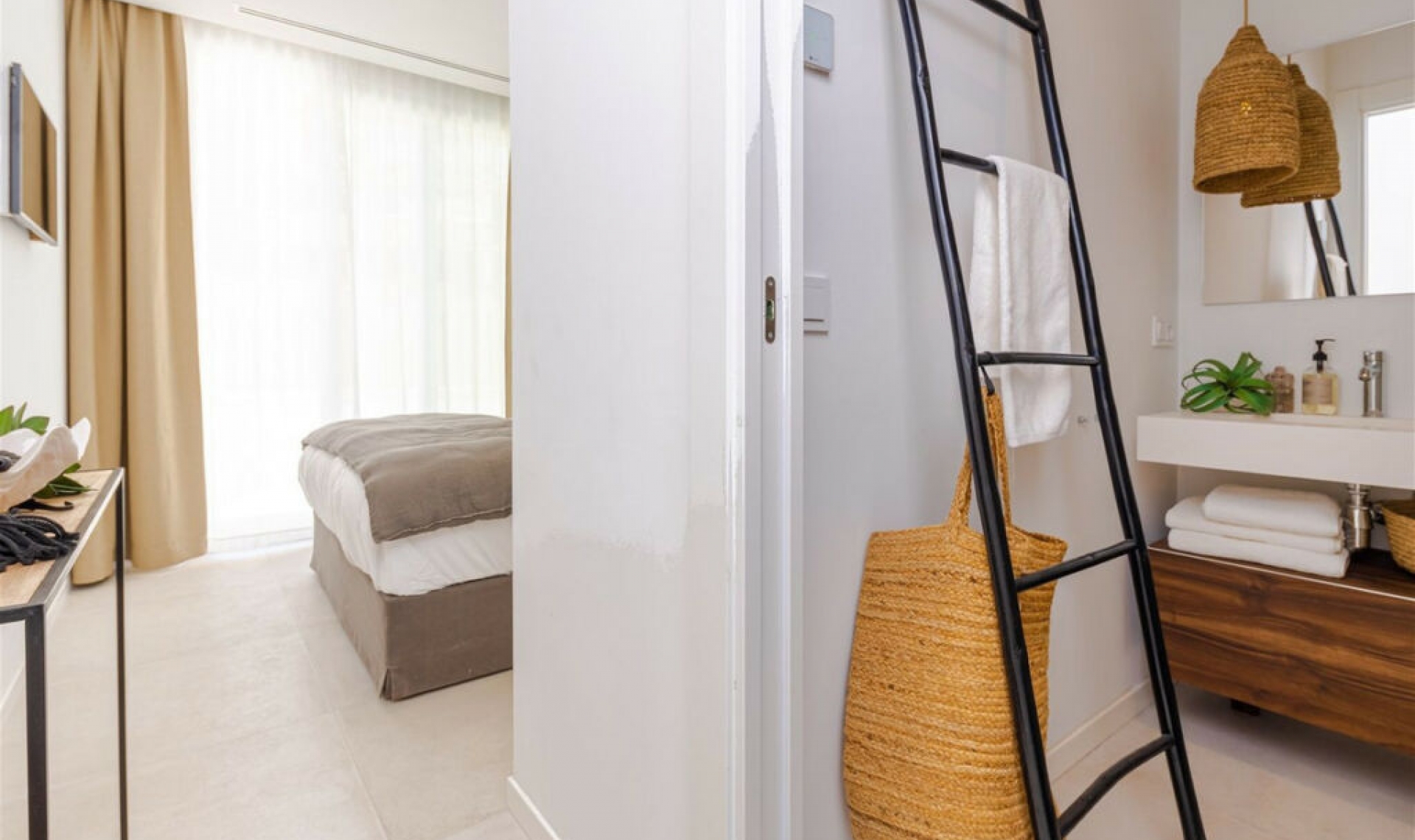 Resale - House -
Riviera del Sol