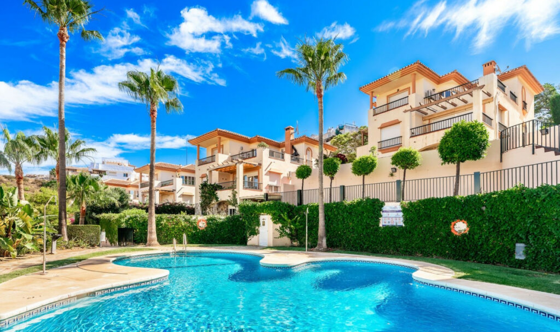 Resale - House -
Riviera del Sol