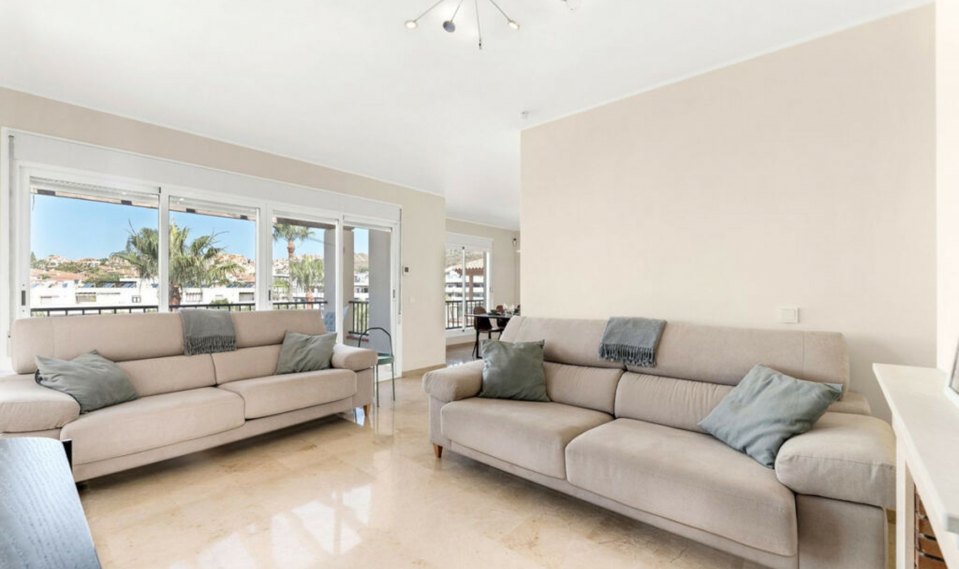 Resale - House -
Riviera del Sol