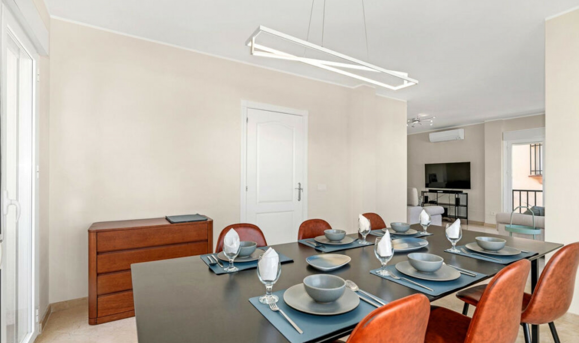 Resale - House -
Riviera del Sol