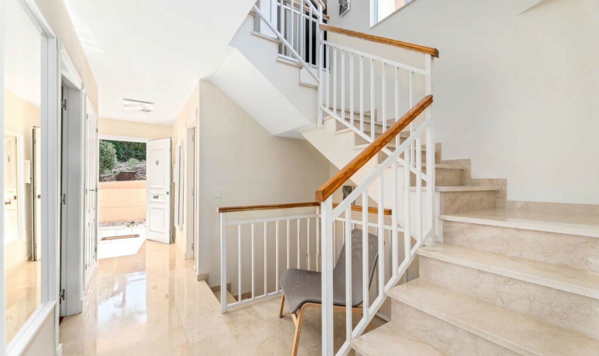 Resale - House -
Riviera del Sol