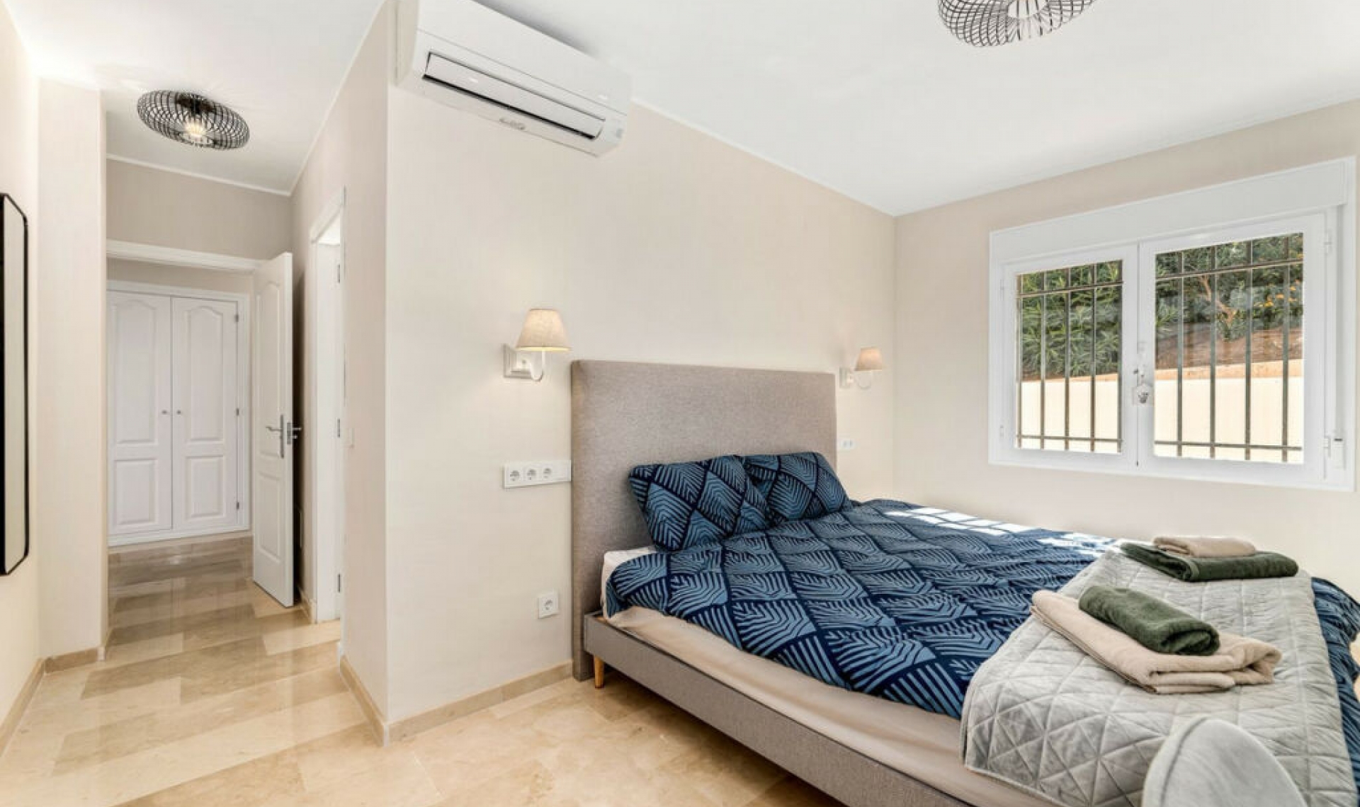 Resale - House -
Riviera del Sol