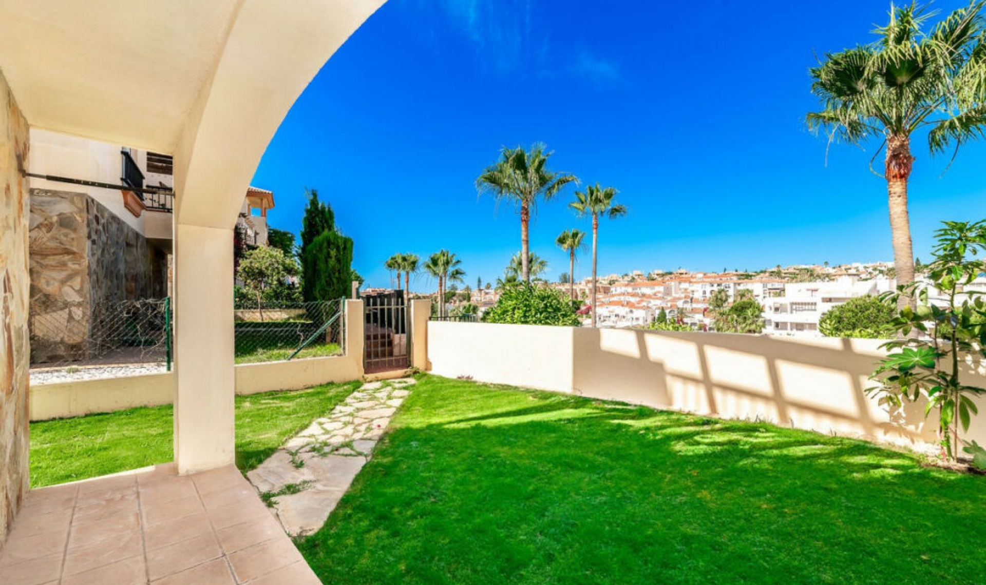 Resale - House -
Riviera del Sol