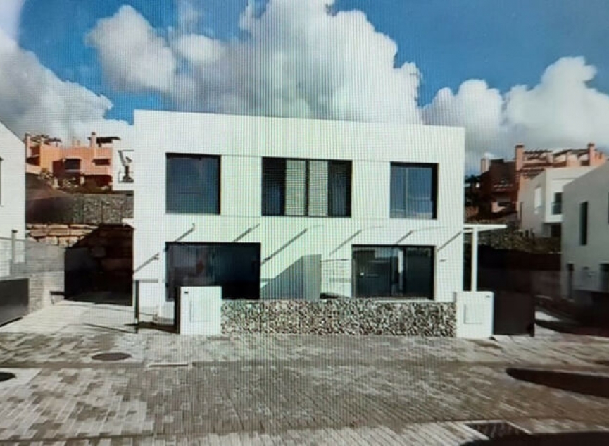 Resale - House -
Riviera del Sol