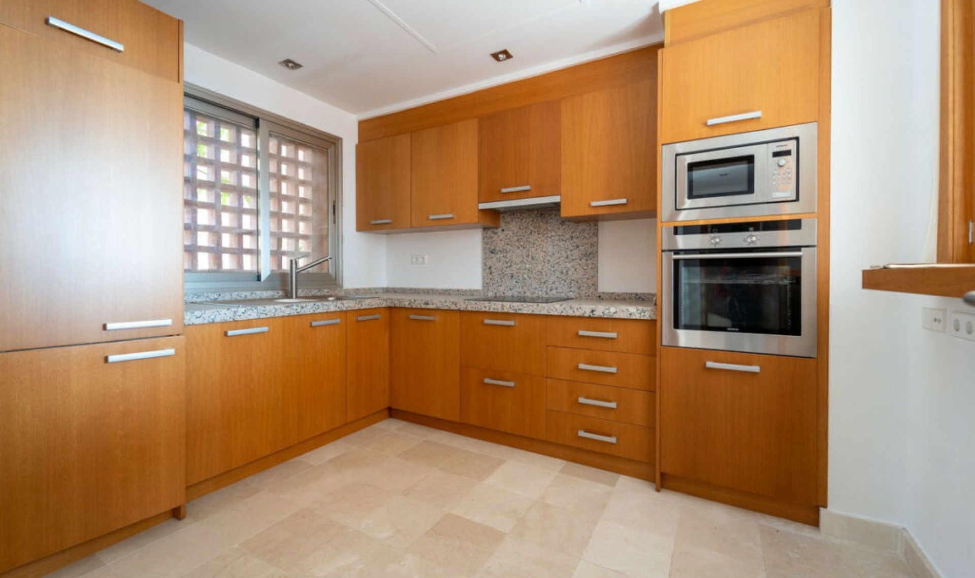 Resale - House -
Riviera del Sol