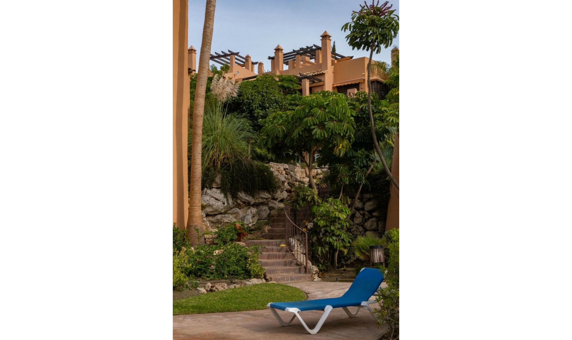 Resale - House -
Riviera del Sol