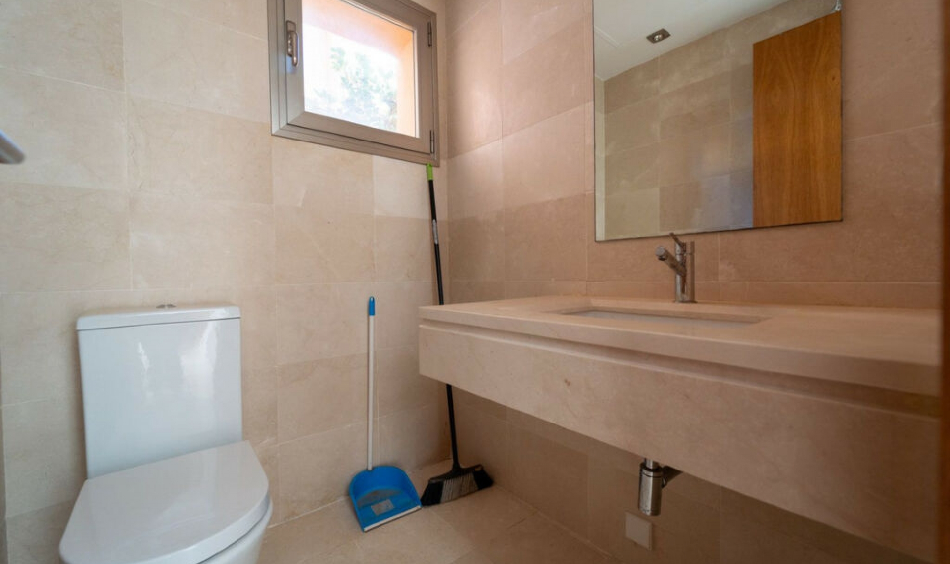 Resale - House -
Riviera del Sol