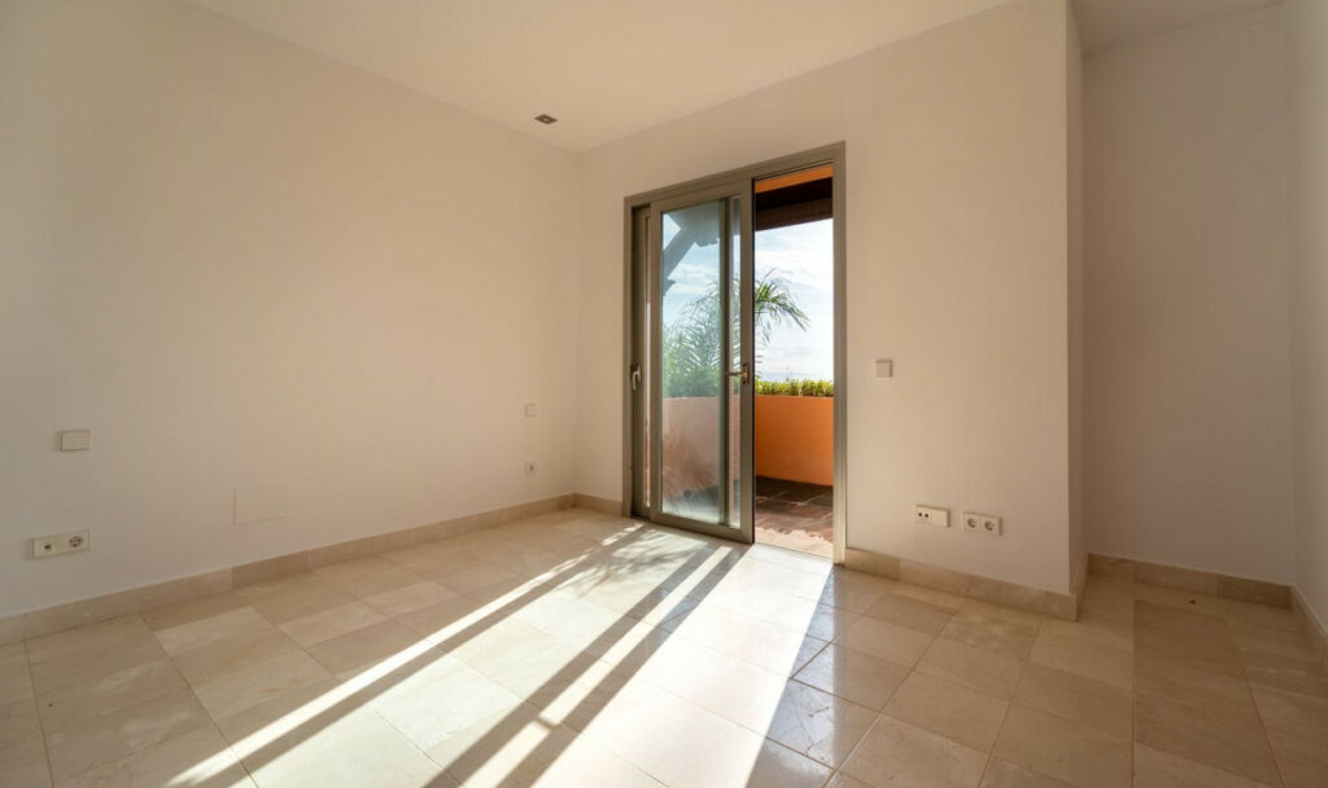 Resale - House -
Riviera del Sol