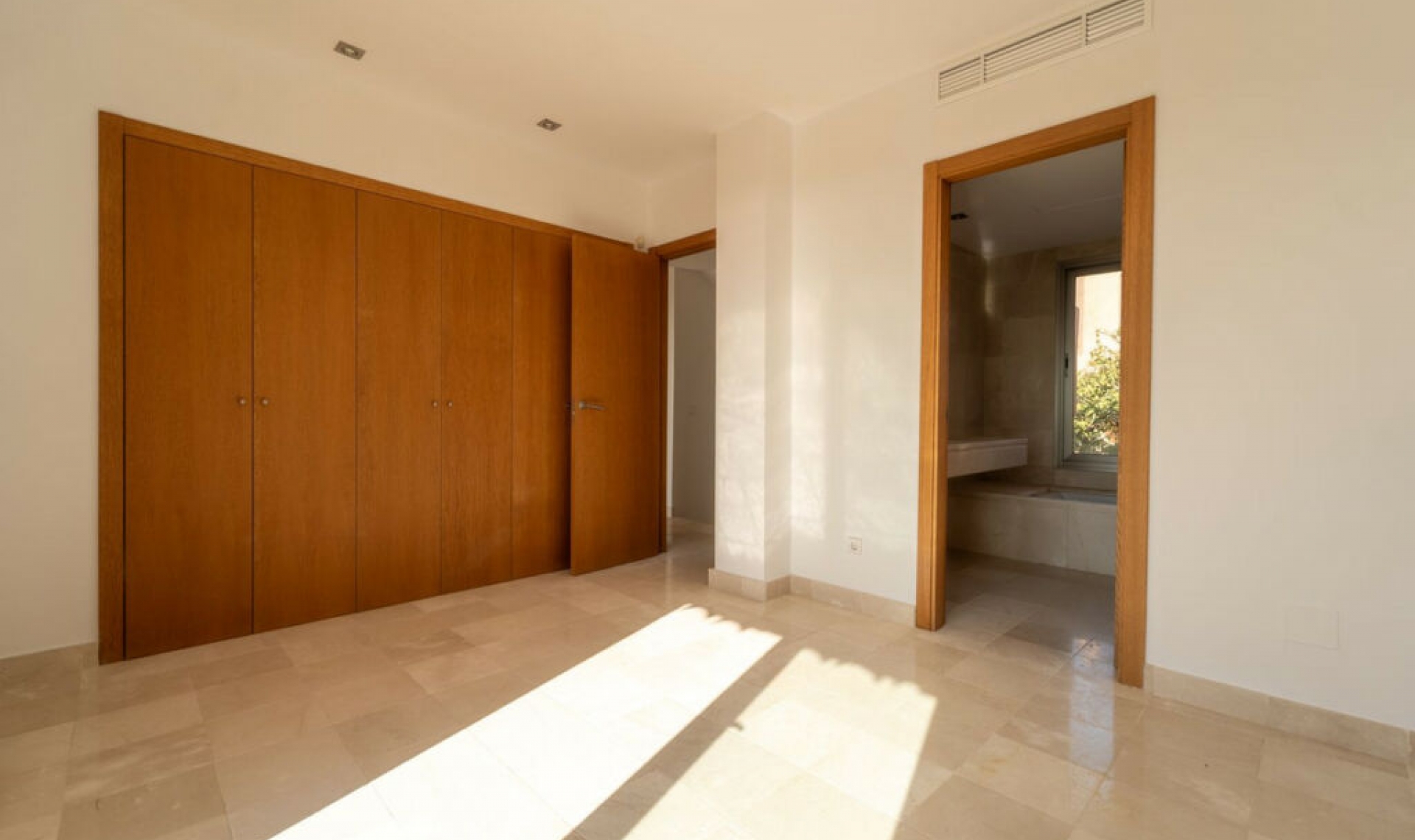 Resale - House -
Riviera del Sol
