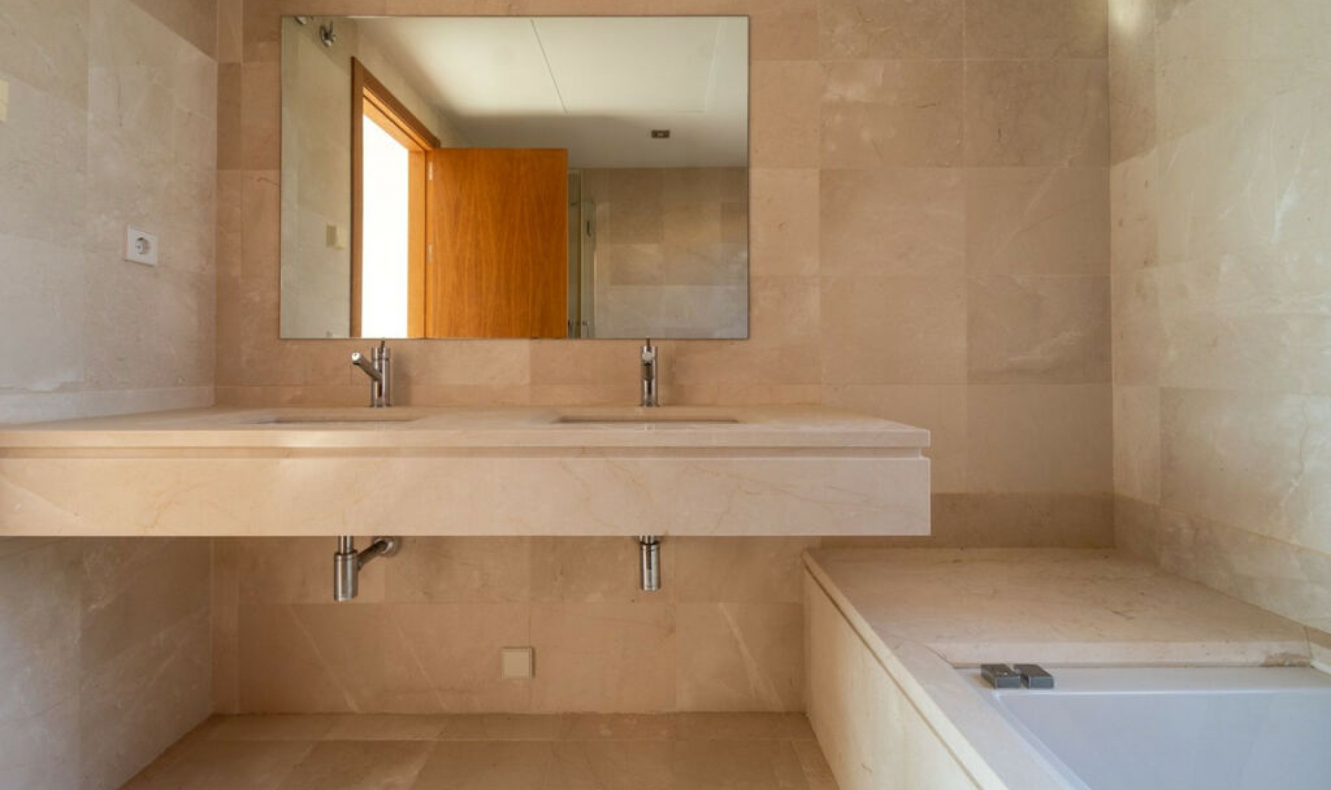 Resale - House -
Riviera del Sol