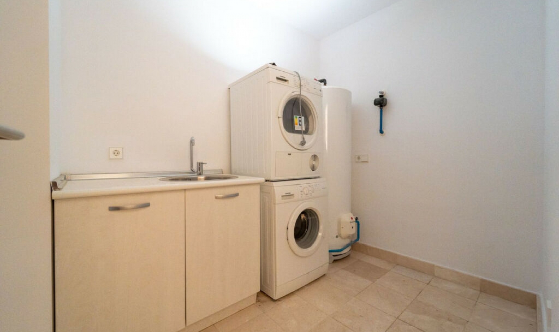 Resale - House -
Riviera del Sol