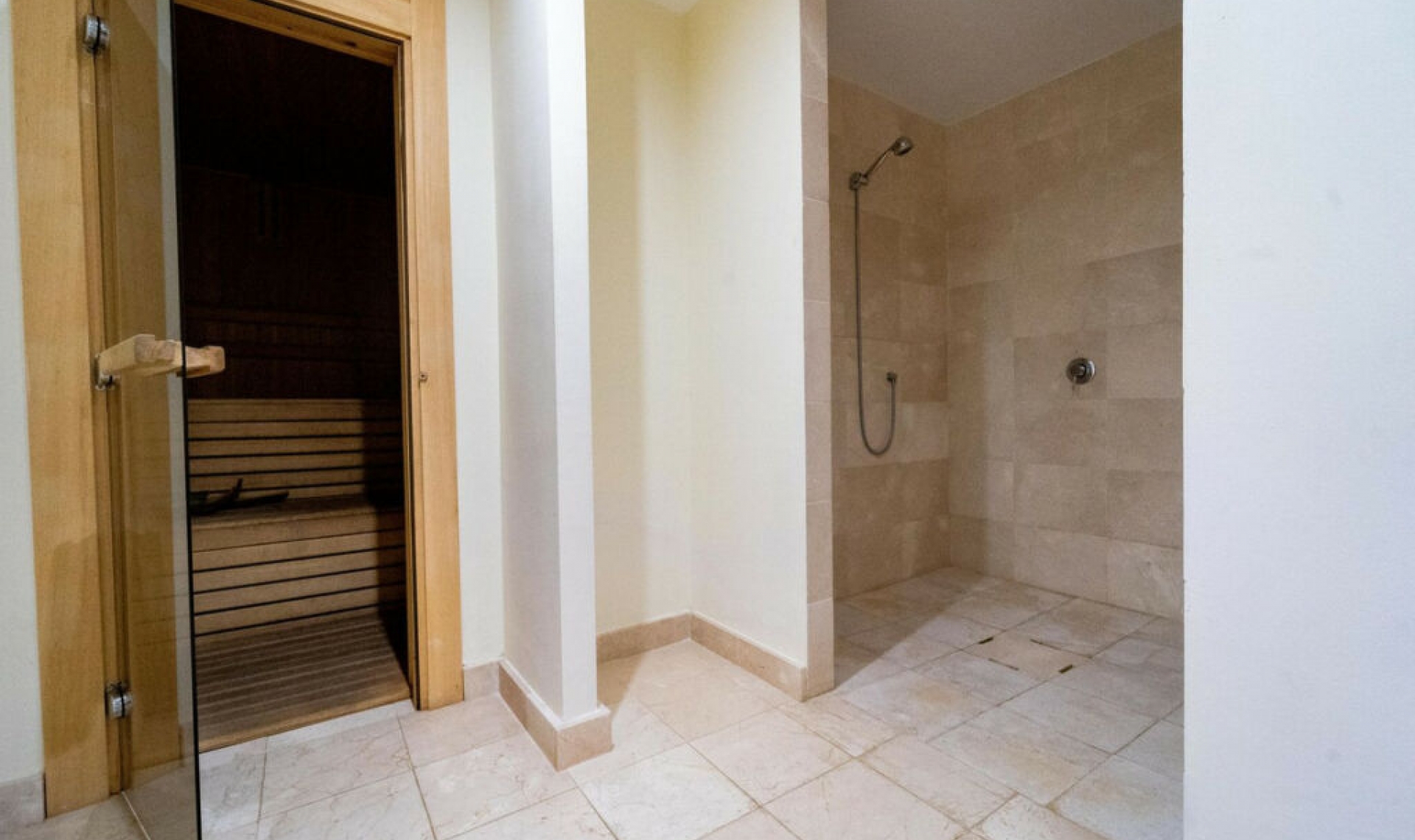 Resale - House -
Riviera del Sol
