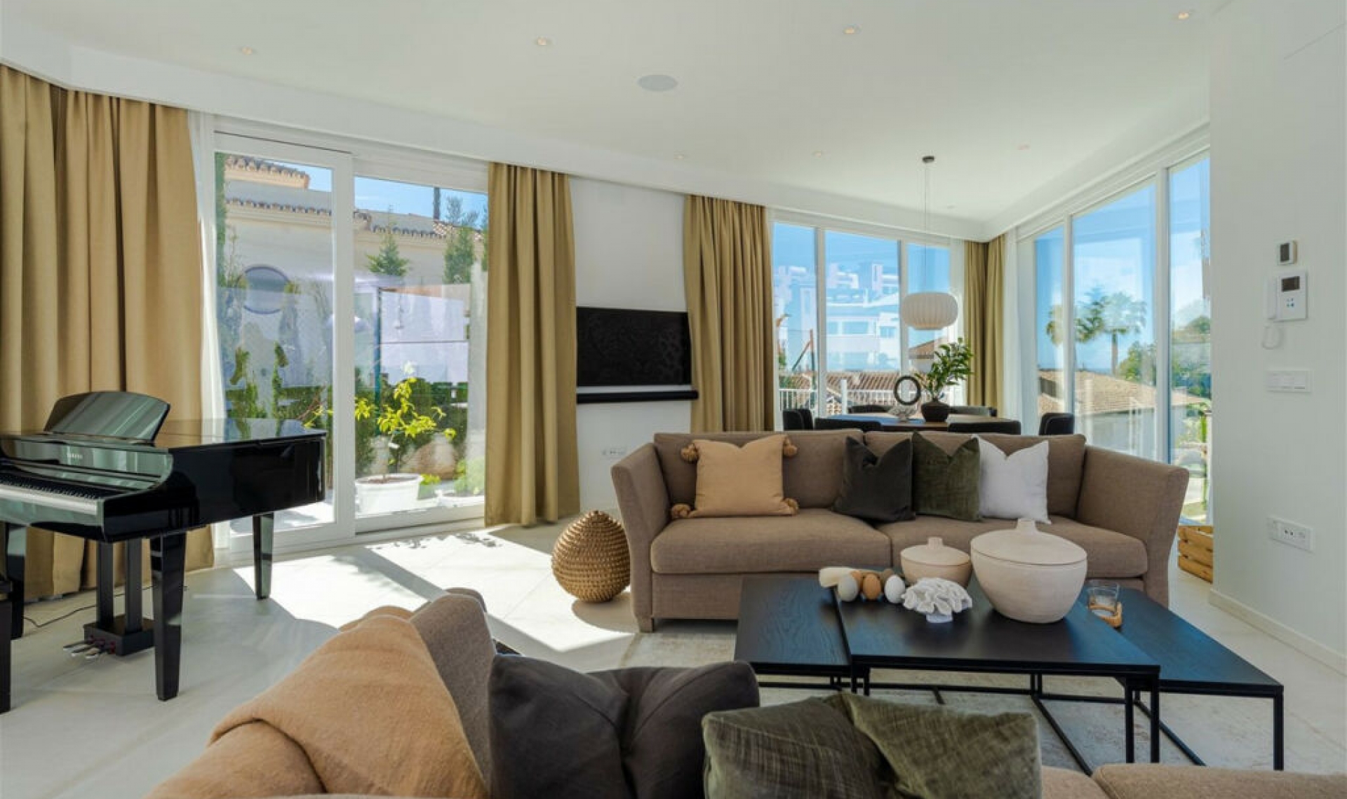 Resale - House -
Riviera del Sol