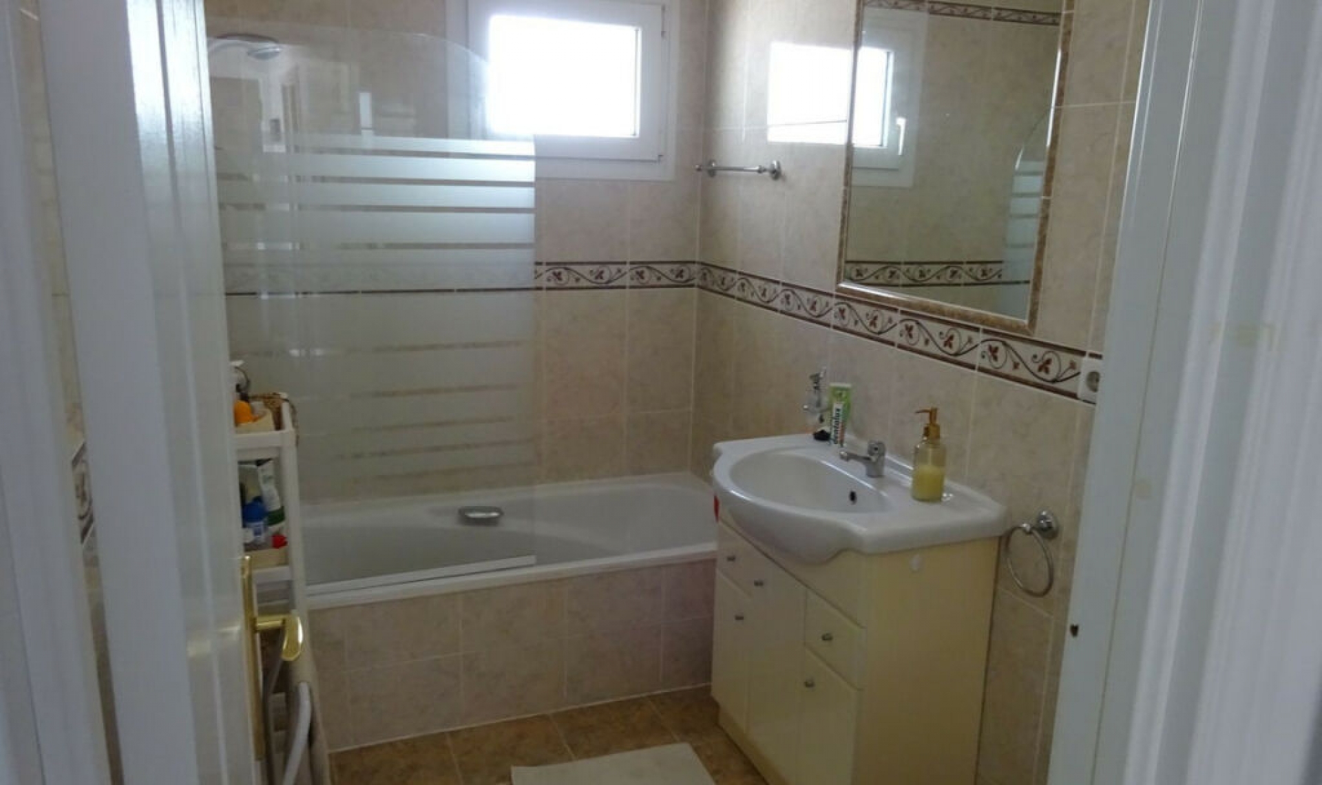 Resale - House -
Riviera del Sol