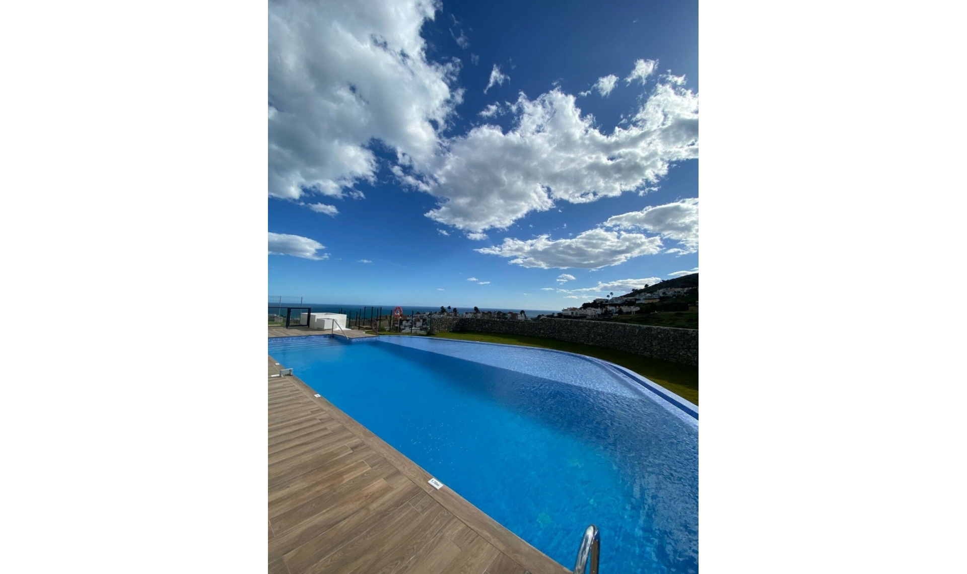 Resale - House -
Riviera del Sol