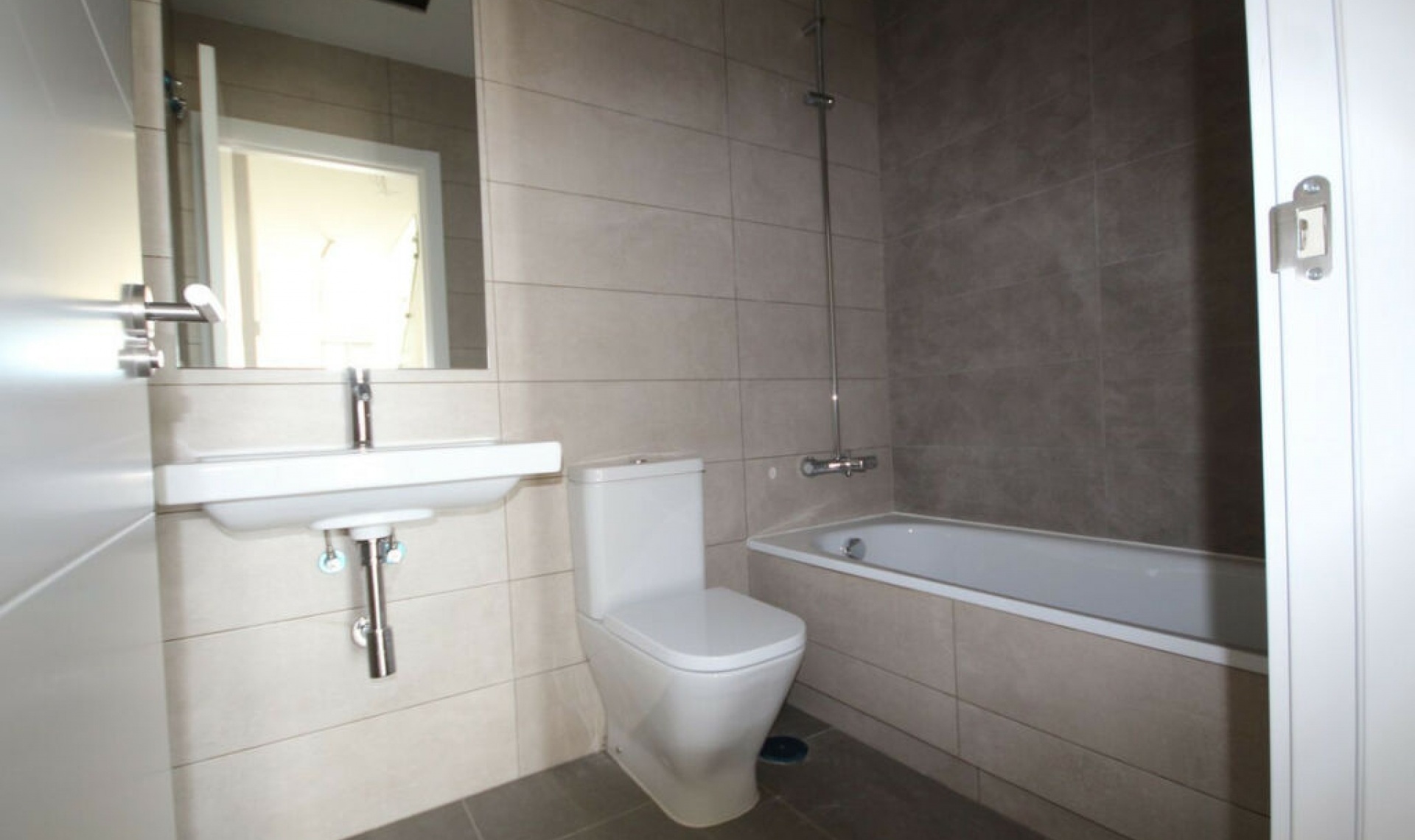 Resale - House -
Riviera del Sol