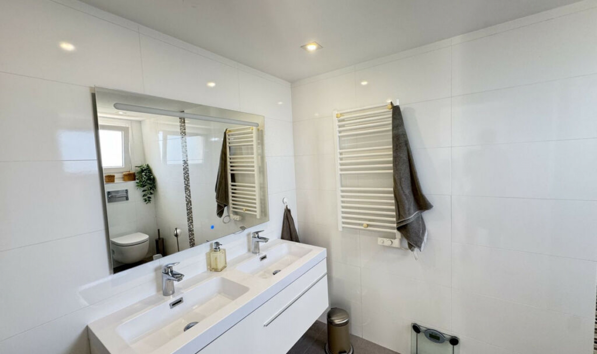 Resale - House -
Riviera del Sol