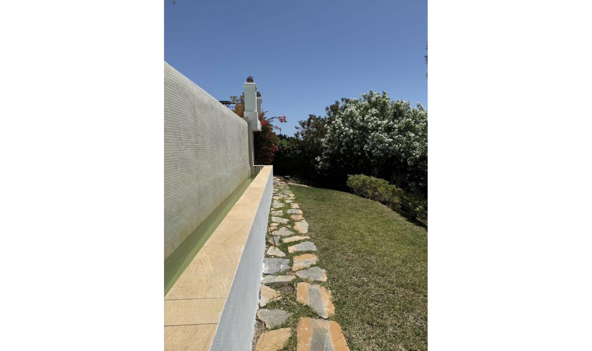 Resale - House -
Riviera del Sol