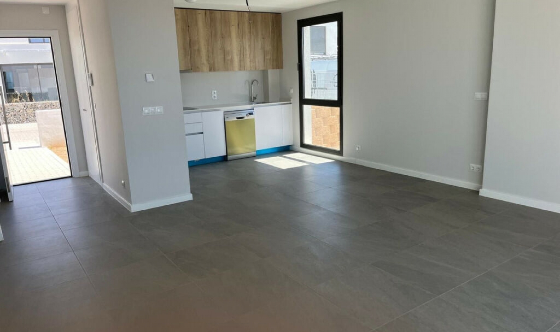 Resale - House -
Riviera del Sol