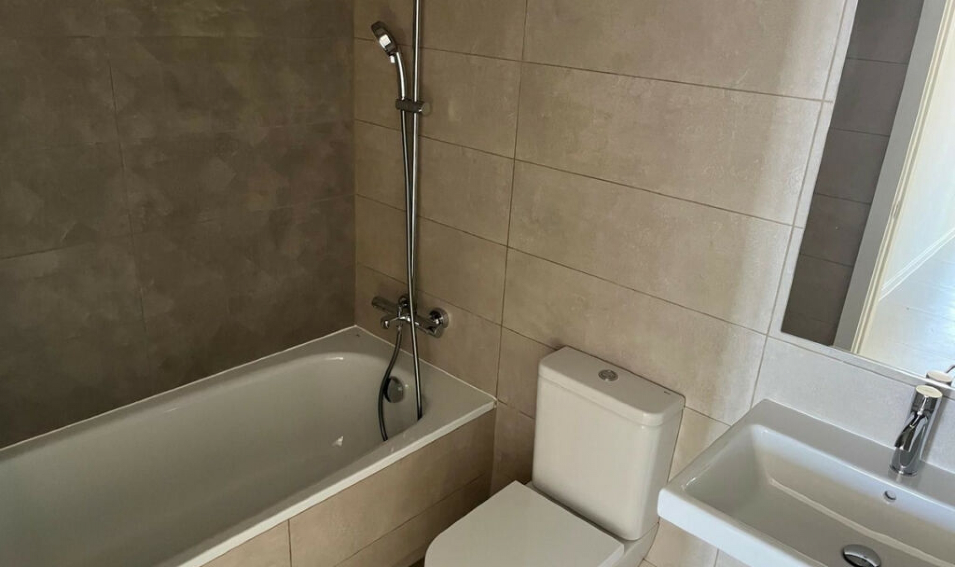 Resale - House -
Riviera del Sol