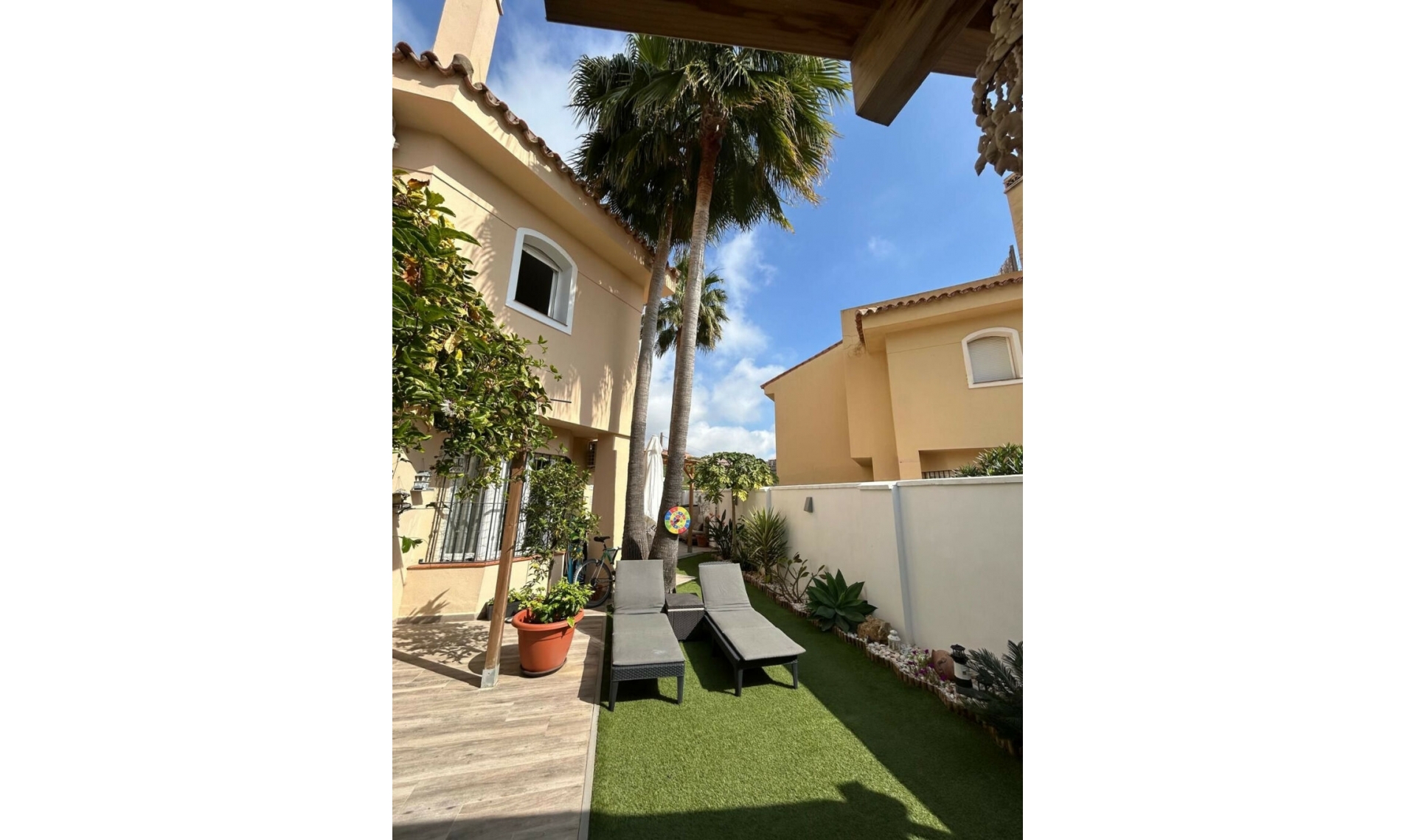 Resale - House -
Riviera del Sol
