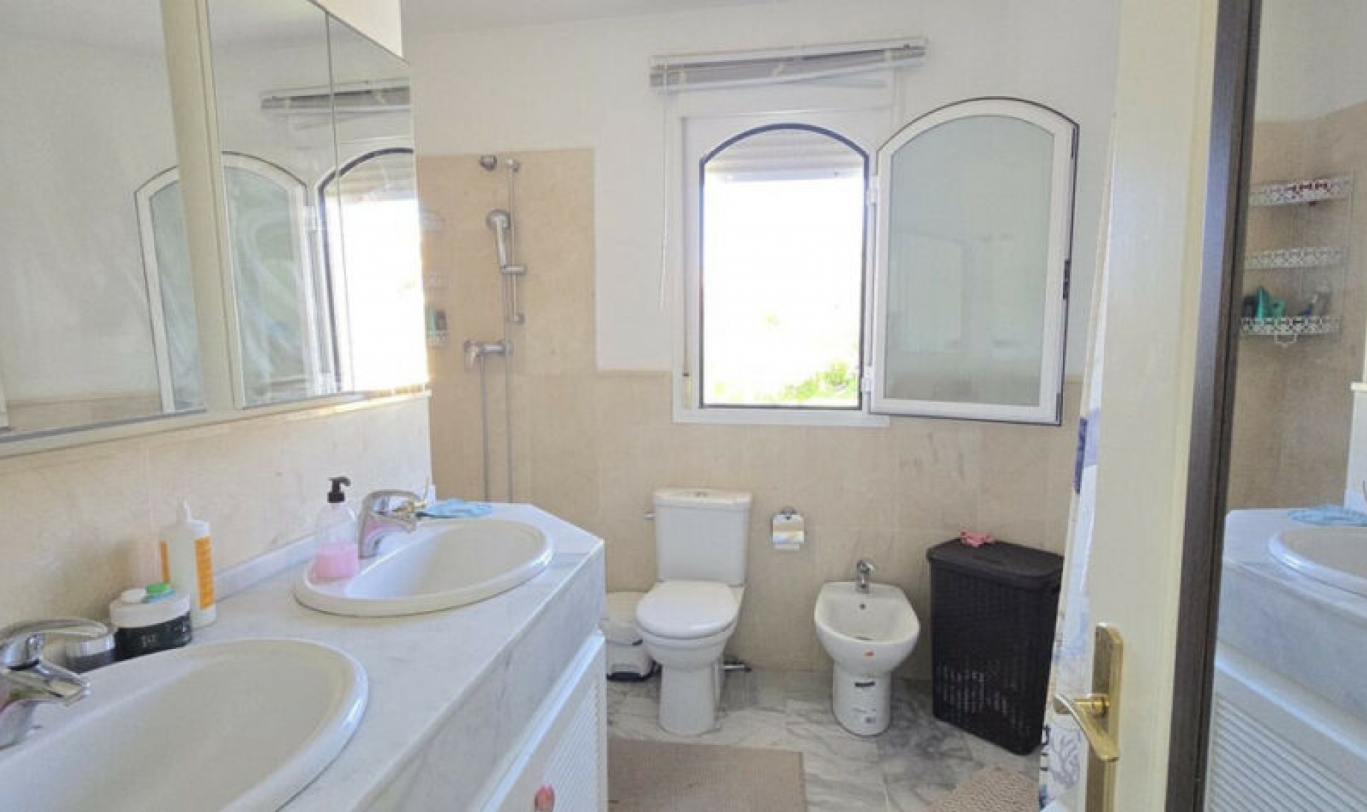Resale - House -
Riviera del Sol