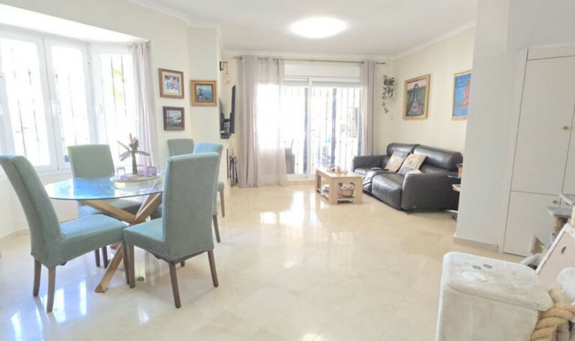Resale - House -
Riviera del Sol