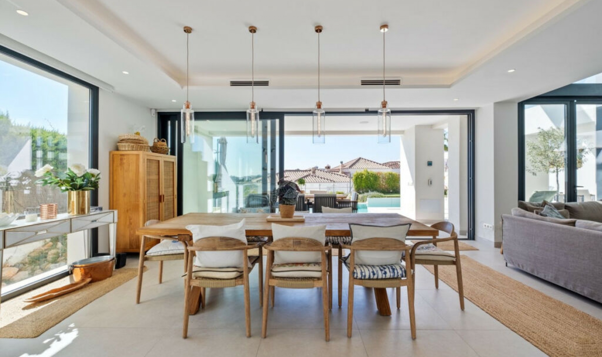 Resale - House -
Riviera del Sol