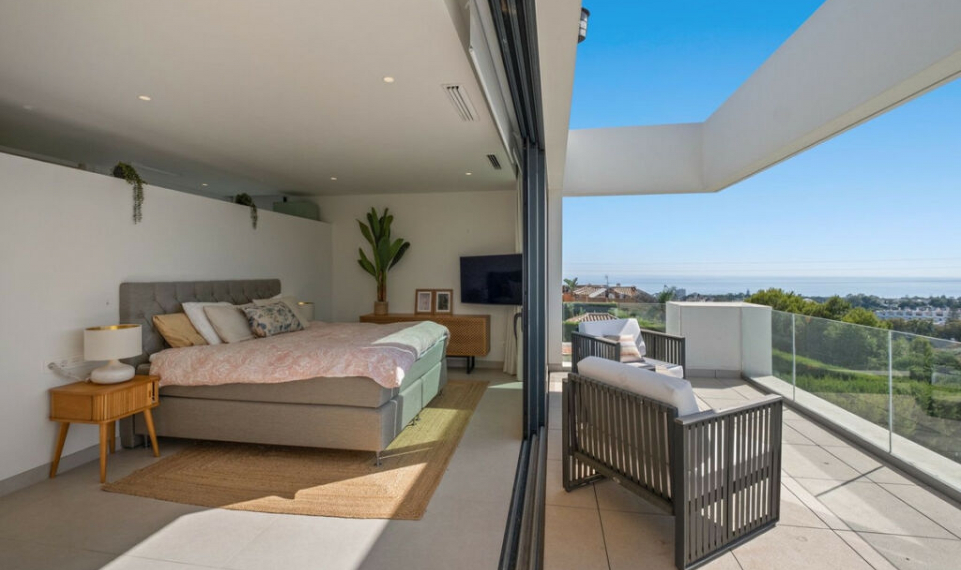 Resale - House -
Riviera del Sol