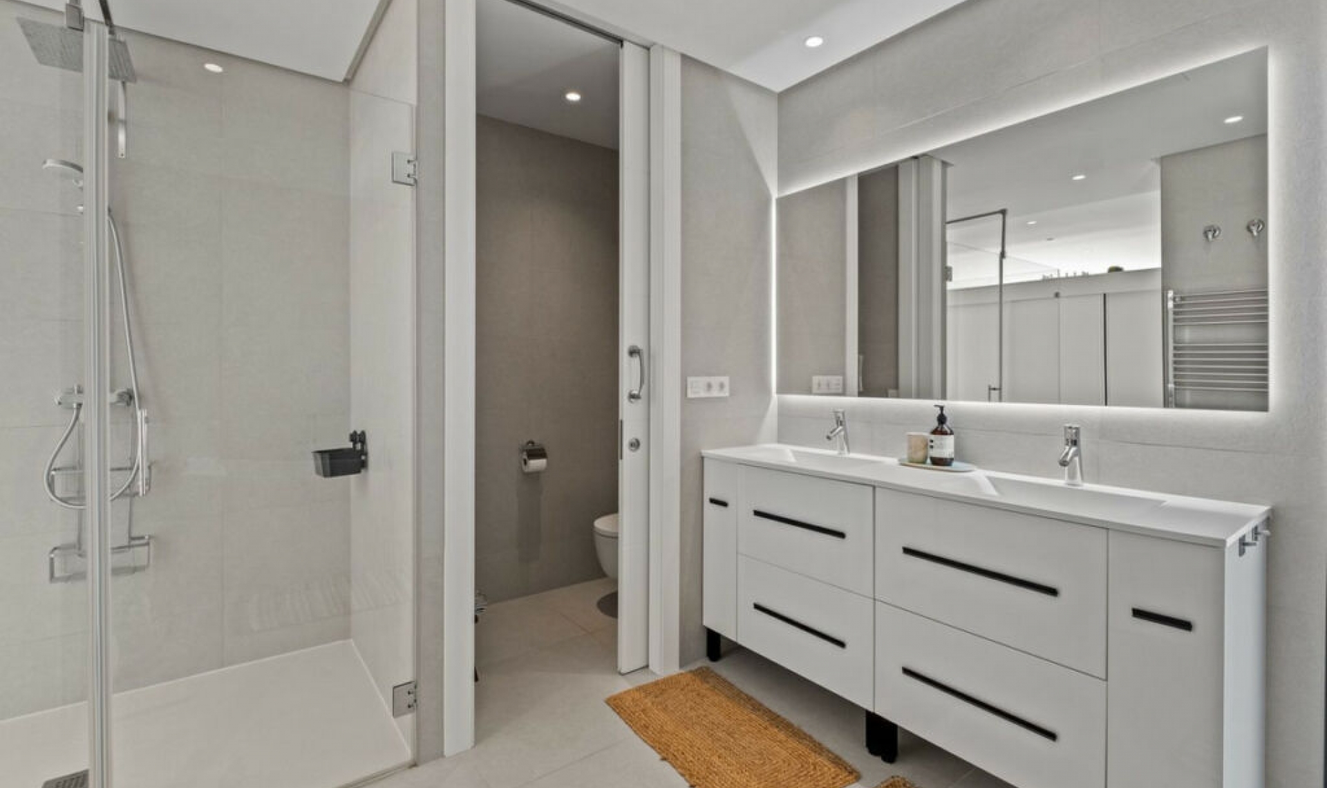 Resale - House -
Riviera del Sol