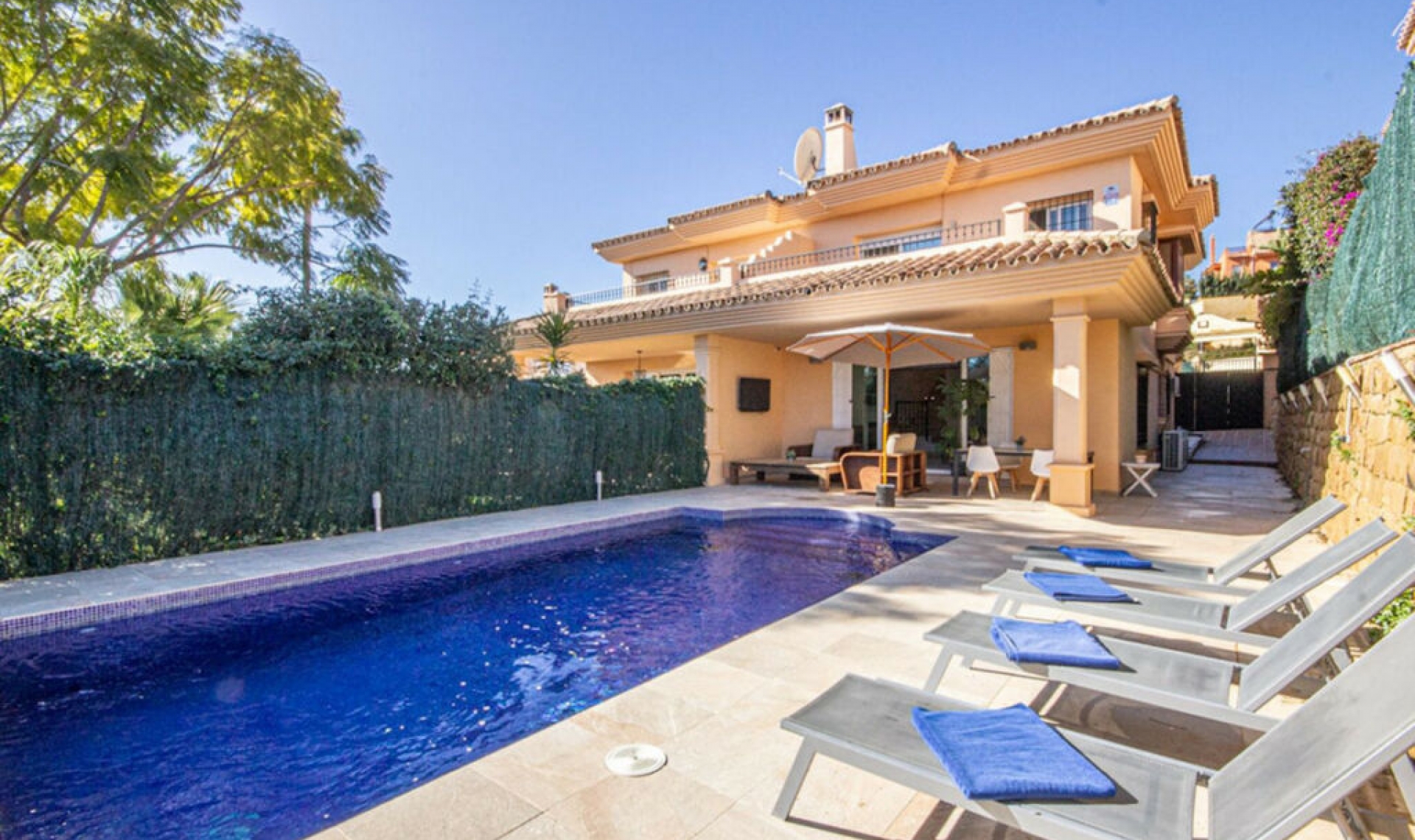 Resale - House -
Riviera del Sol