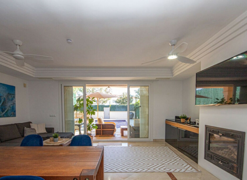 Resale - House -
Riviera del Sol